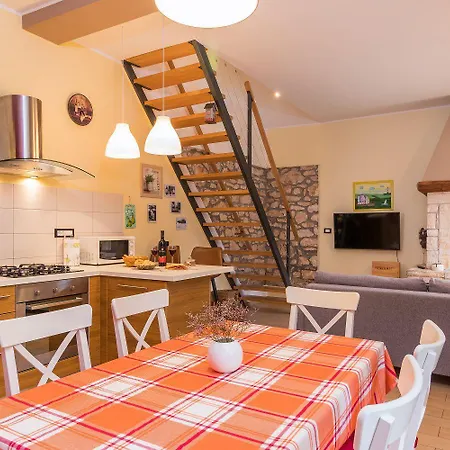 Casa Luigia Nyaraló